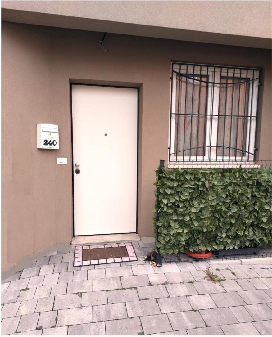 Sweet Mira Apartment ภายนอก รูปภาพ